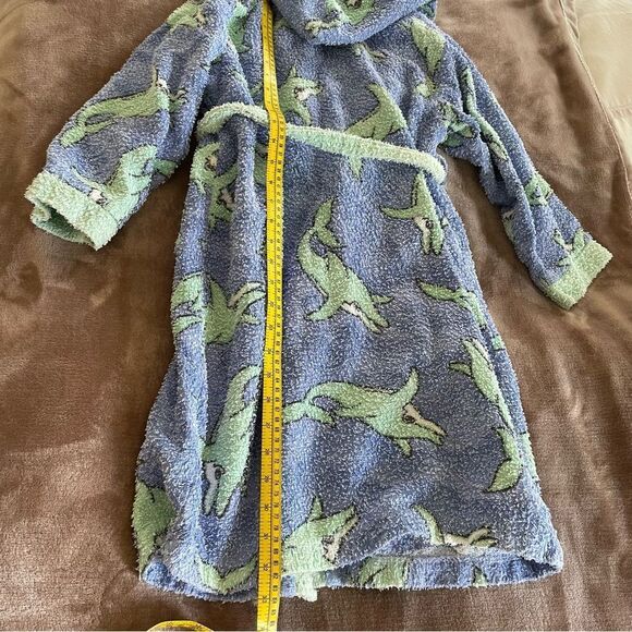 Kids Shark Print Hooded Robe - Blue and Green Dolphins with Pockets Size 6 - Picture 11 of 12